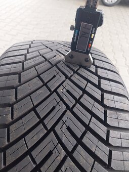 Prodám 2 x pneu Continental 235/40/18 - 3