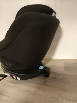 Otočná autosedačka Graco - 3