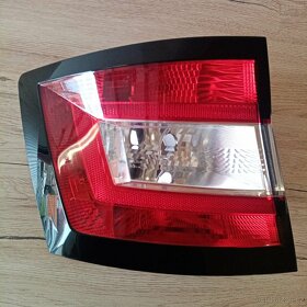Škoda Fabia combi 3 zadní levé světlo 900,- Kč - 3
