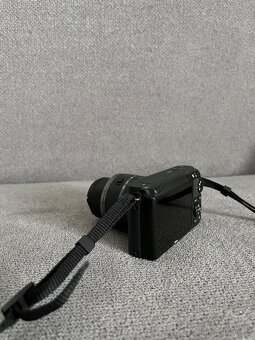 Nikon 1 J1 – Kompaktní bezzrcadlovka s výměnnými objektivy, - 3