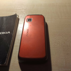 Nokia 5230 -červený kryt + sluchátka+ nabíječka - 3