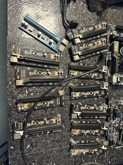Zbytek mining rig, 2xMB, zdroj 850W, karty, kabely, redukce - 3