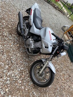Honda CB500 - Spolehlivost a Elegance pro každou jízdu - 3