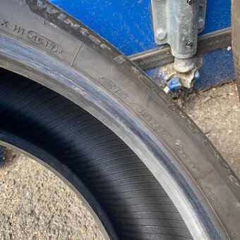 Zimní pneu 215/65 R17 99V Hankook 4,5-5mm - 3