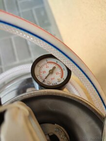 Nerezový tlakový postřikovač s manometrem - více variant - 3