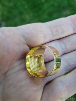 Zlatý prsten - kůň s podkovou 6,88g - (68) - 3