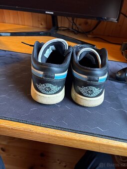 Prodej bot AIR Jordan 1 Low - 3