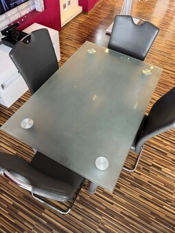 Skleněný stůl a 4 židle - 3