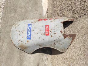 lištová sekačka MF 70 , pluh za traktor a výfuk na seno - 3