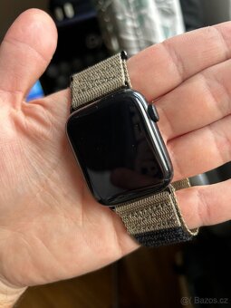 Apple Watch SE (GPS) 2. generace - 3