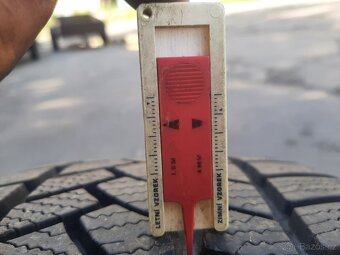 225/45R17 - 3