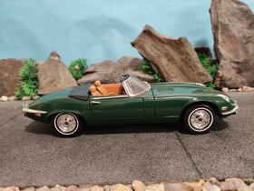 prodám model 1:18 jaguar e type cabrio 1971 - 3