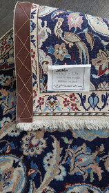Ručně vázaný koberec z Iránu. - 3