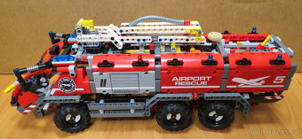 LEGO 42068 Letištní záchranné vozidlo - 3