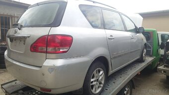 Toyota Avensis verso - 3