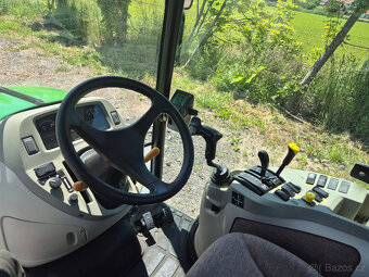 John Deere 3320 - 3