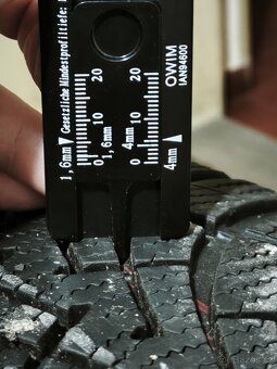 Zimní pneu Goodyear Ultragrip 9 205/55 R16 - 3