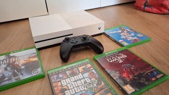 Xbox one S 1TB - 4K - GTA 5 - 4x Hra - 3