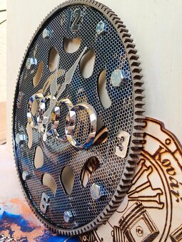 AUDI hodiny ze setrvačníku - Autonábytek Kovář - 3