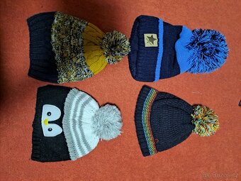 Chlapecké čepice, rukavice, punčocháče a bačkory. - 3