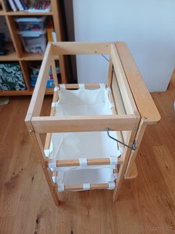 Přebalovací pult - 3