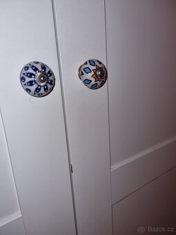 Bílá šatní skříň - 3