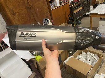 BMW S1000RR akrapovic HP titanium - 3