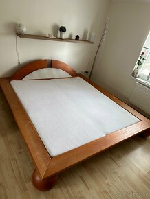 Prodám designovou postel z masivu - 3