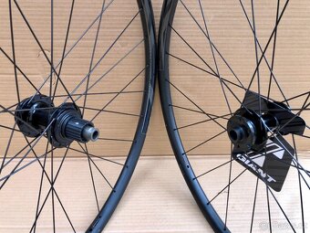 Kola GIANT XCT 29" Boost pro SH Microspline 12s, Tubeless - 3