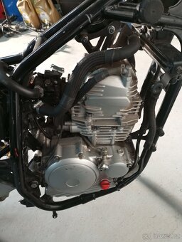 Prodám Yamaha YBR 250 v rozebraném stavu. - 3