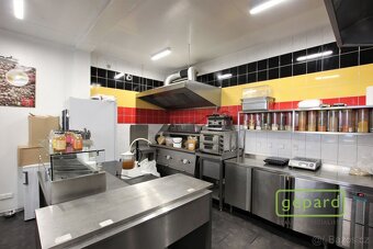 Pronájem vybavené restaurace rychlého občerstvení se zahrádk - 3