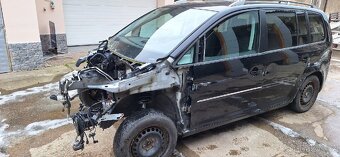 Vw Touran 2009 na dily. 1.6 benzin. - 3