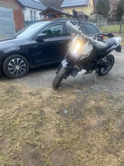 KTM 690 DUKE Bílá/černá - 3