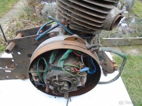 motor Triumph- německý - 3