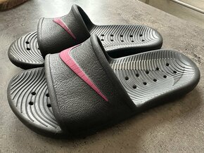 Žabky Nike vel. 34 - 3