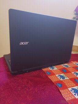 Acer Aspire ES1-571 Full HD displej - 3