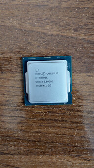 Intel Core I7-10700K (8C/16T) - 3