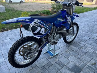 YAMAHA YZ250 - 3