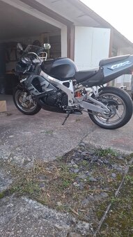 Honda cbr 900rr - 3