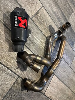 Výfukové svody Ducati Scrambler včetně tlumiče Akrapovič - 3