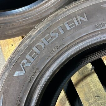 Zimní pneu 235/55 R17 99H Vredestein 6-6,5mm - 3