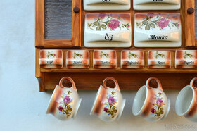 Police s kořenky do kuchyně - motiv červená růže - 3