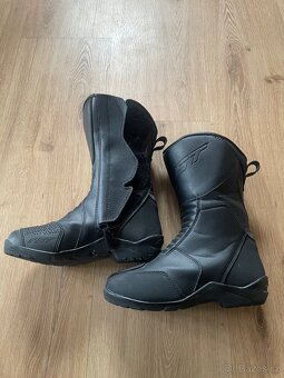 Damske motoobleceni - 3