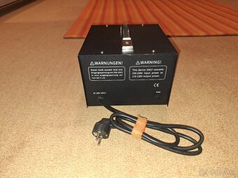 Transformátor - měnič napětí 3000VA  220V/110V - 3