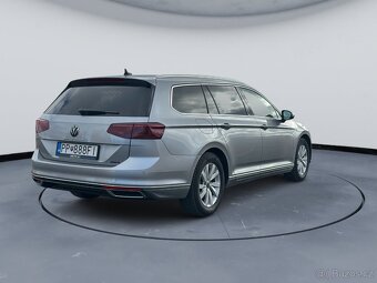 VW Passat Variant 2.0 TDI Elegance DSG 4x4 Webasto - 3