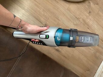 Tyčový vysavač Philips PowerPro Aqua FC6408/01 - 3
