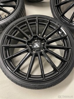 TOP zánovní AEZ Atlanta r20 8.5J 5x112 - 3