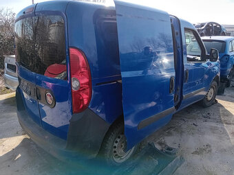 Fiat Doblo 1.3 JTD ( 263A2000 ) 66kW r.2013 modrá na náhradn - 3
