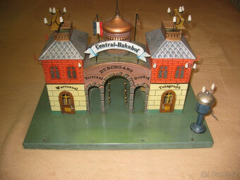 Stanice Märklin s cibulovou kopulí č. 2004, starověká cca. 1 - 3