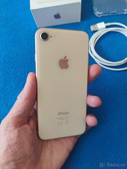 Mobilny telefom - Apple iPhone 8 64GB Gold - 3